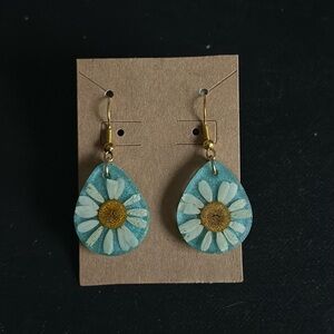Floral Daisy Resin Earrings